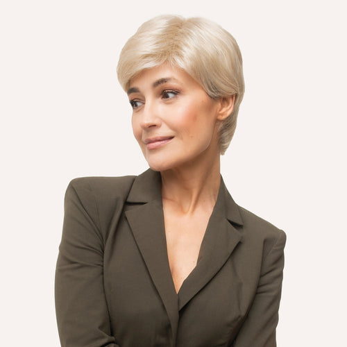 CLAUDIA-bok_0facf884-b2ce-4945-89c7-55ac1146f81c|color:#vanilla