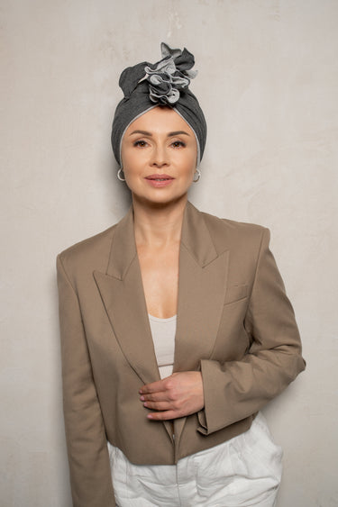 model with Leo turban - front