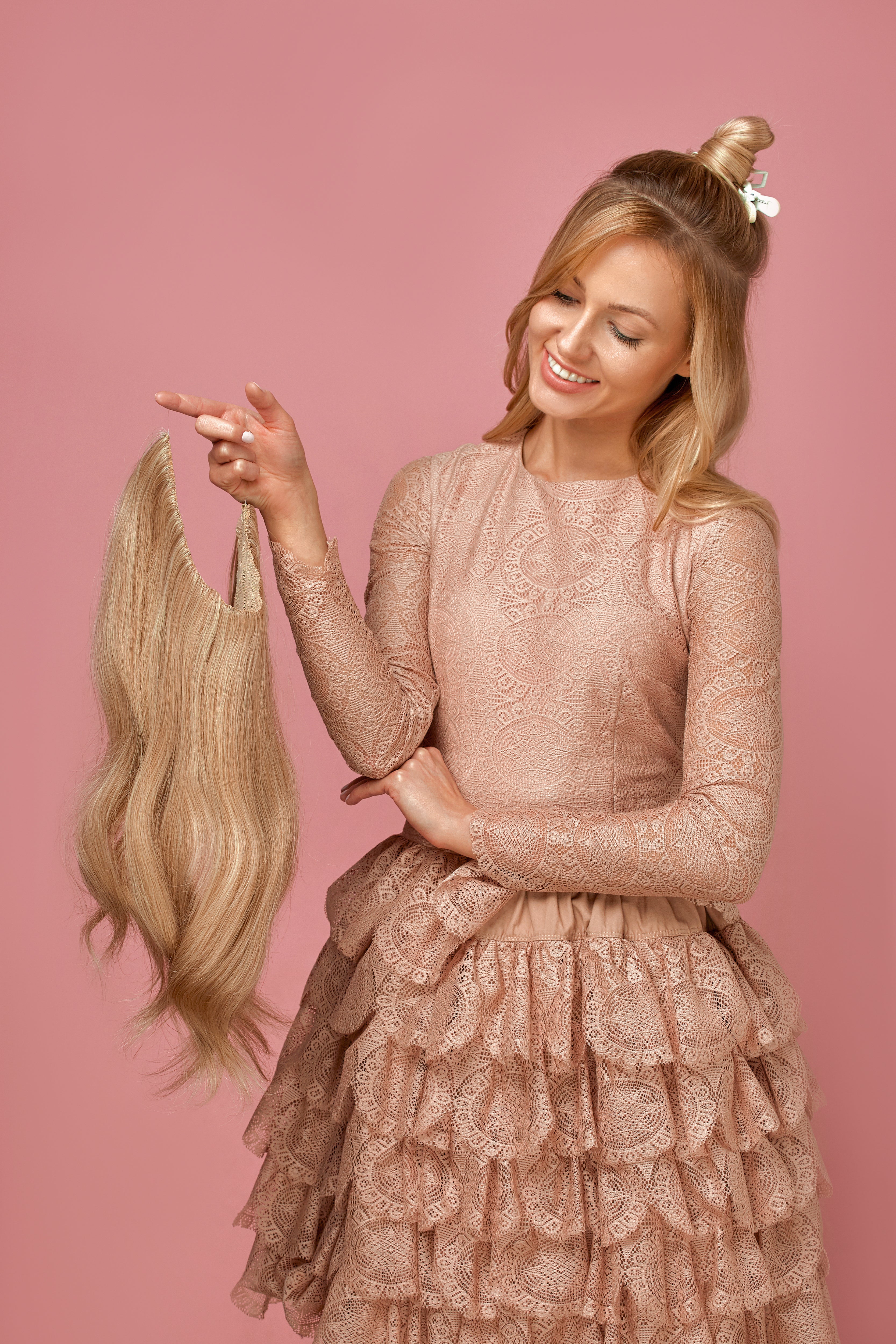 model with hairband by hairtalk